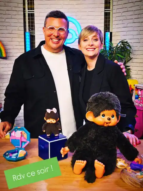 Sébastien Delcampe présente des jouets de collection sur la RTBF